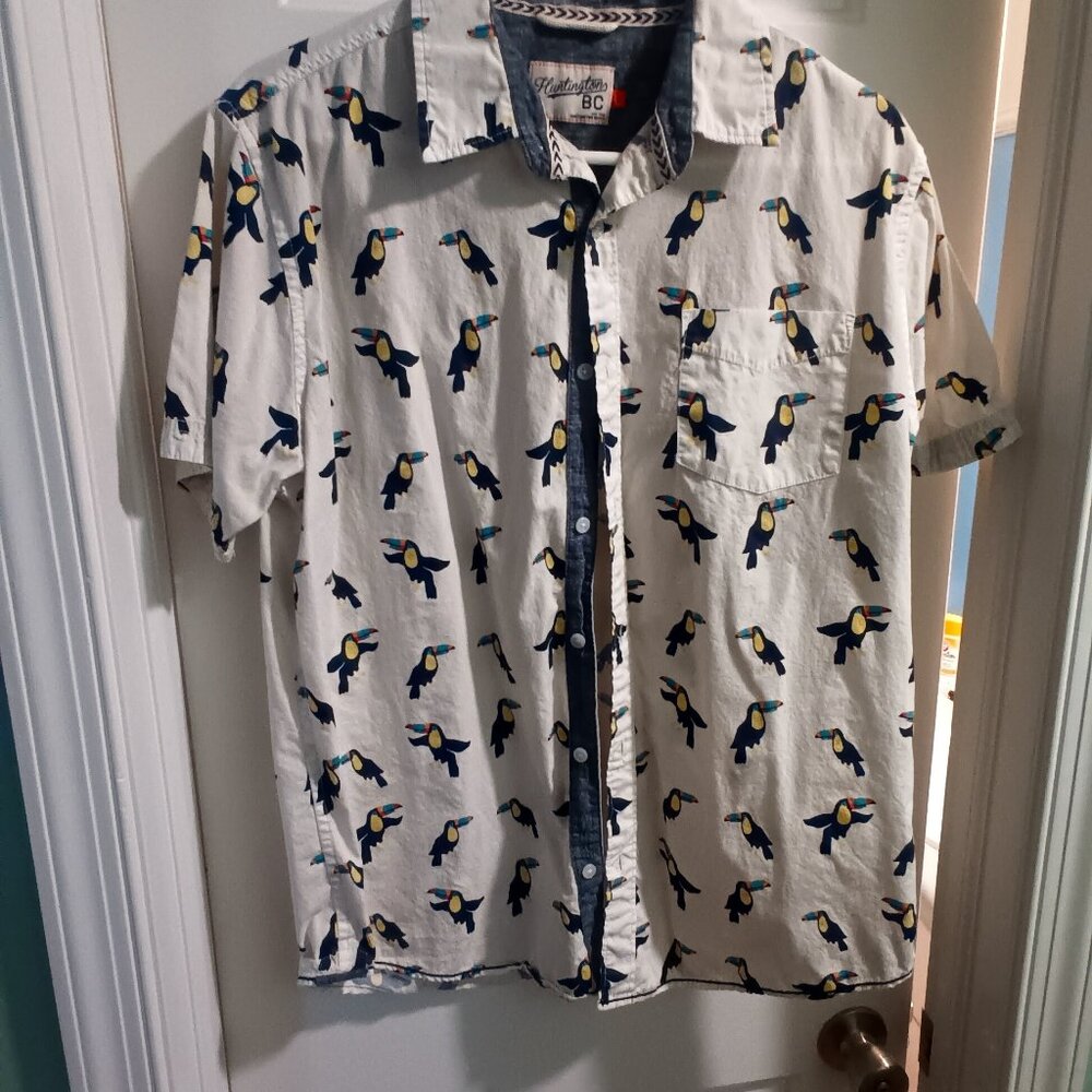 Toucan fun button up. Mens large